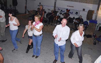081 Dancing to the Hat Band