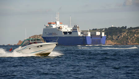 11 Taffy passing the Commodore Goodwill ferry