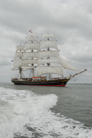 Passing the Stad Amsterdam