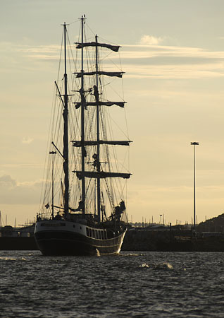 Thalassa enters Poole Quay 2 A4