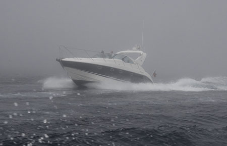 54 Bombay Blue running steady in the fog